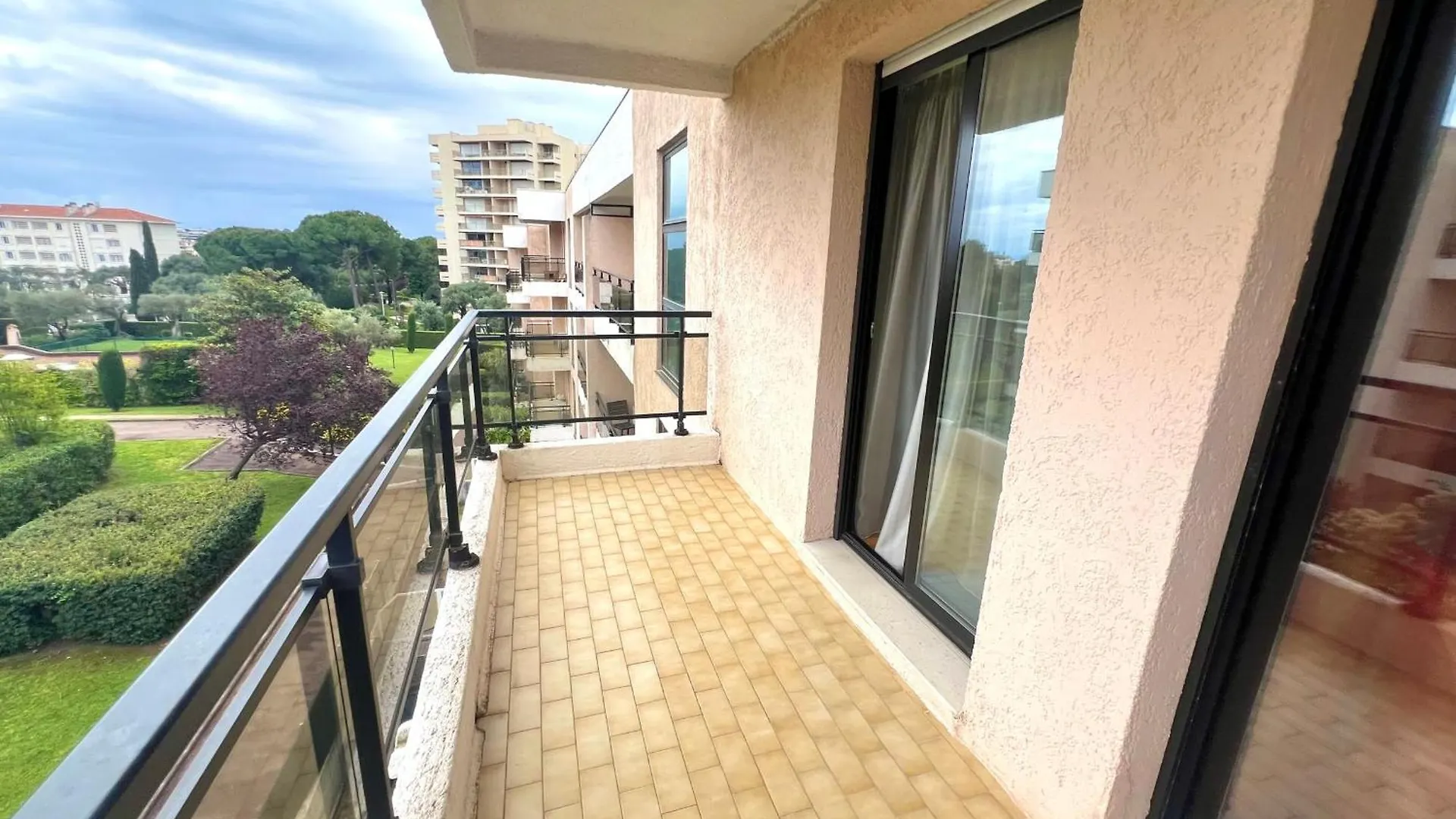 Juan Les Pins 4 People Pool Garage Villa France