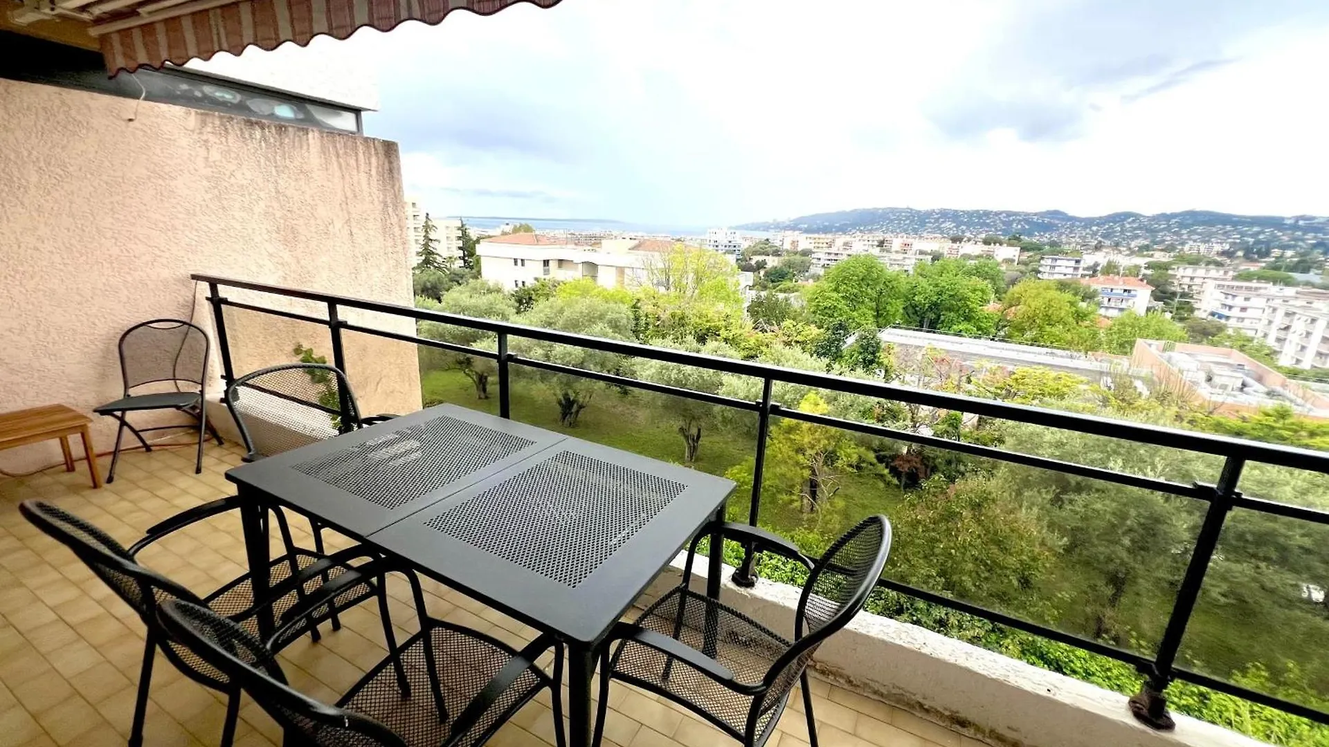 Juan Les Pins 4 People Pool Garage Villa