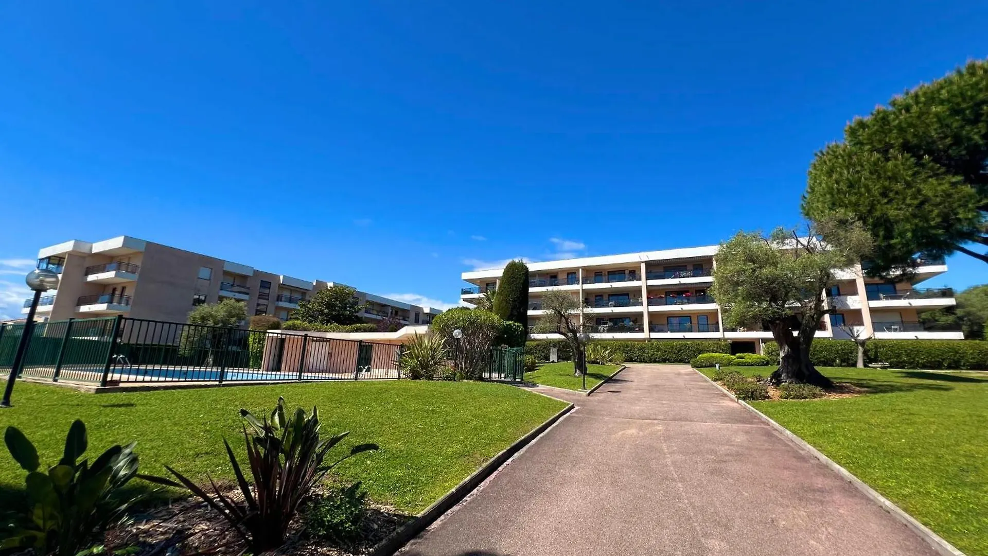 Juan Les Pins 4 People Pool Garage Villa Holiday home Juan-les-Pins