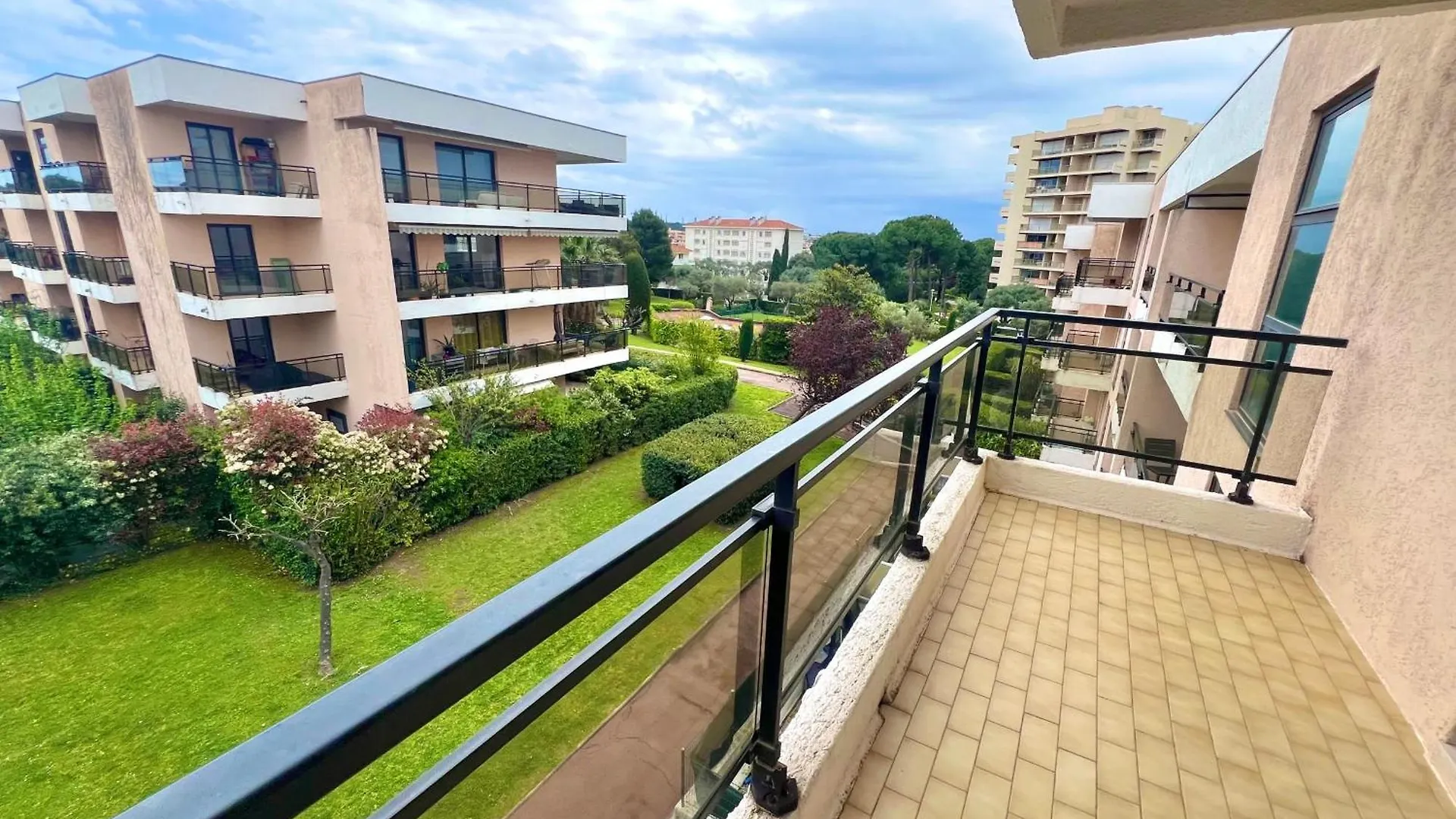 Juan Les Pins 4 People Pool Garage Villa Holiday home Juan-les-Pins