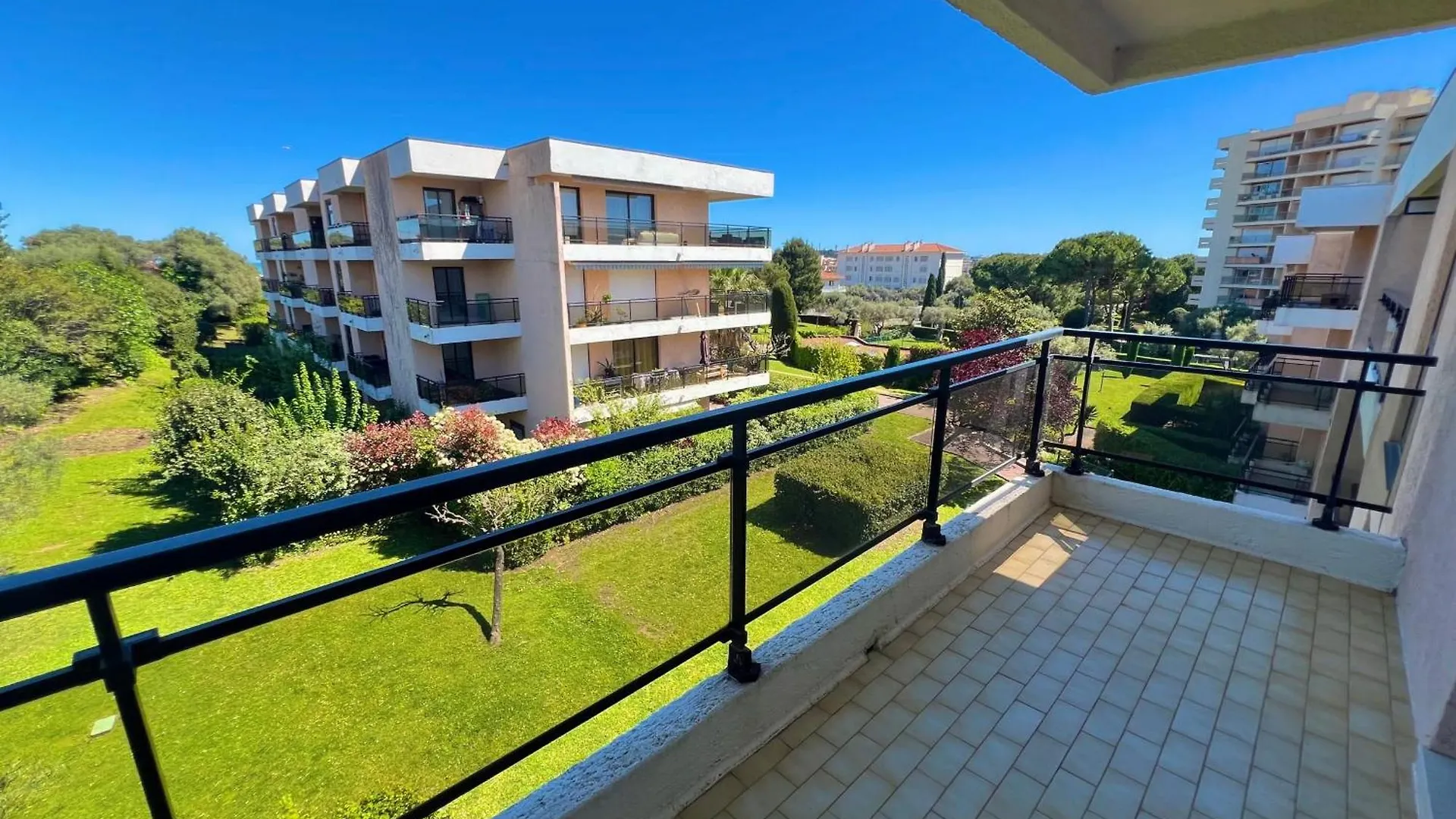Holiday home Juan Les Pins 4 People Pool Garage Villa France